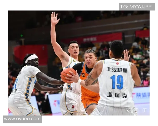 CBA季后赛北京队与深圳队第四场激战回顾与精彩瞬间分析 CBA季后赛北京队与深圳队第四场激战回顾与精彩瞬间分析
